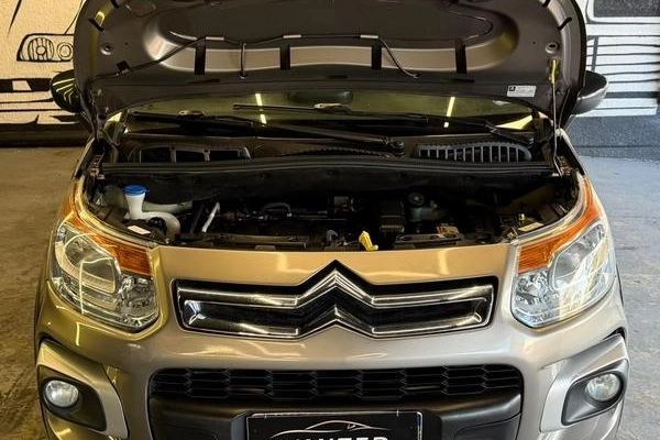 imagem-https://www.socarrao.com.br/sc-vehicle-images-prod/4462339/1793134925169-8609866_11_B_16b6dde61a.jpeg
