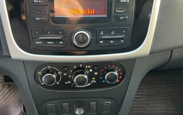 imagem-https://www.socarrao.com.br/sc-vehicle-images-prod/4462459/1793135344828-gb-04ccc75.jpeg