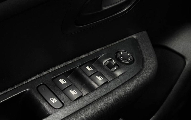 imagem-https://www.socarrao.com.br/sc-vehicle-images-prod/4462472/1793135403225-8315069_18_B_93f315eccd.jpeg