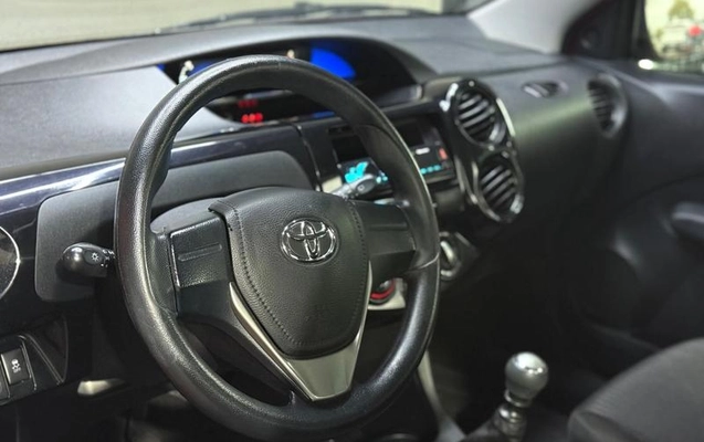 imagem-https://www.socarrao.com.br/sc-vehicle-images-prod/4462562/1793135516327-8303073_8_B_f13b6b4dec.jpeg