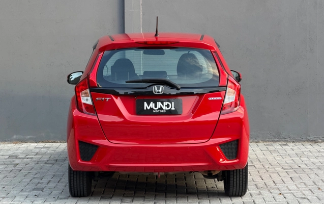 imagem-https://www.socarrao.com.br/sc-vehicle-images-prod/4462671/1793135723971-16c32a41-a9df-4a40-8b41-6799a09f6322.jpg