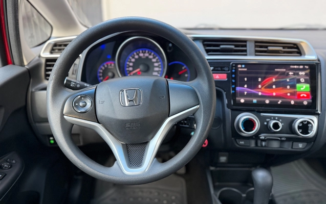 imagem-https://www.socarrao.com.br/sc-vehicle-images-prod/4462671/1793135723977-0ce92834-f025-40bd-9a17-da7e9f5a1cf0.jpg
