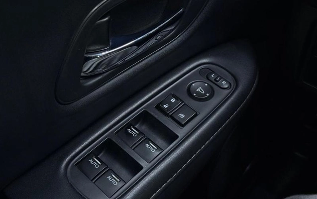 imagem-https://www.socarrao.com.br/sc-vehicle-images-prod/4462729/1793135819638-8590317_16_B_95425e6607.jpeg