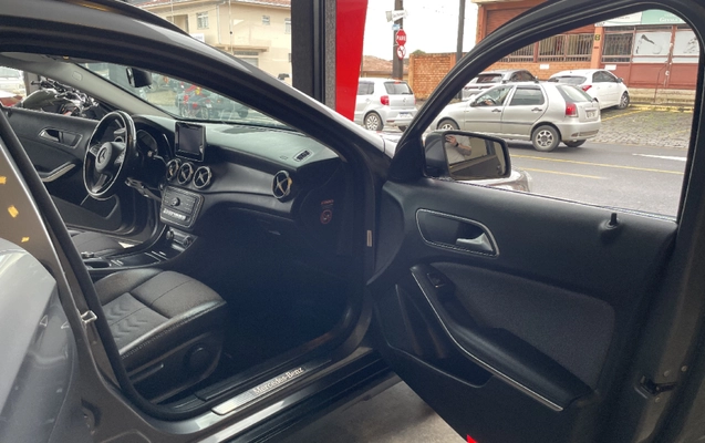 imagem-https://www.socarrao.com.br/sc-vehicle-images-prod/4462769/1793135850152-app-photos-u3UKtV79nmH9FLTdwjBnKrgdQ96T9Nct.jpg