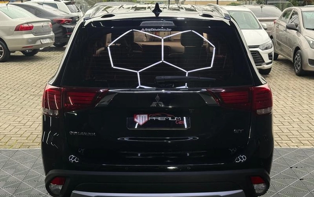 imagem-https://www.socarrao.com.br/sc-vehicle-images-prod/4462889/1793136304062-8593911_5_B_10dc251b3e.jpeg