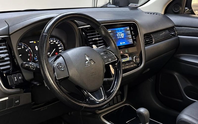 imagem-https://www.socarrao.com.br/sc-vehicle-images-prod/4462889/1793136304067-8593911_7_B_7fa173c5d5.jpeg