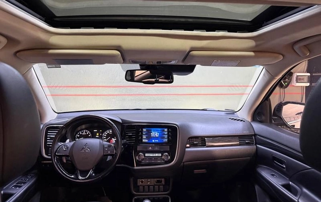 imagem-https://www.socarrao.com.br/sc-vehicle-images-prod/4462889/1793136304077-8593911_12_B_b828a81d39.jpeg