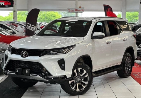 Toyota Hilux SW4 2025 Branco — foto 1 de 3