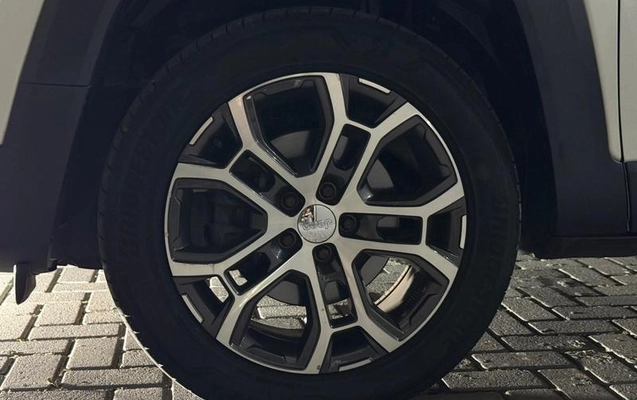 imagem-https://www.socarrao.com.br/sc-vehicle-images-prod/4462962/1793136862828-7991202_19_B_987c7e4e2f.jpeg
