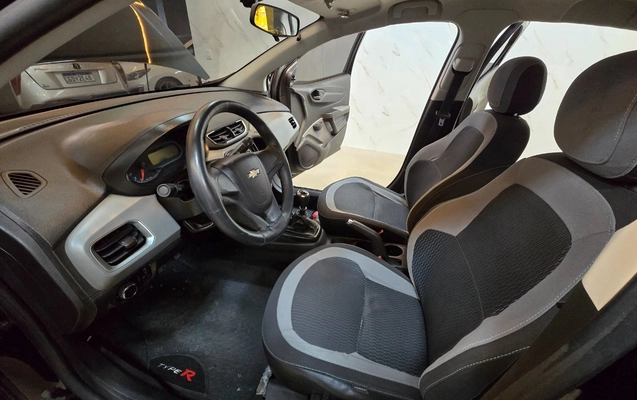 imagem-https://www.socarrao.com.br/sc-vehicle-images-prod/4463544/1793142276466-MjAyNjEwMjdfMTgwMDMyKDEpLmpwZw.jpg