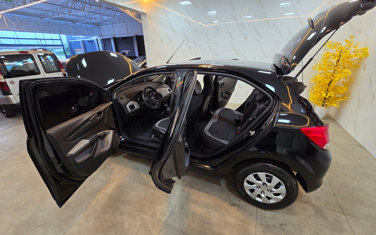 imagem-https://www.socarrao.com.br/sc-vehicle-images-prod/4463544/1793142276791-MjAyNjEwMjdfMTgwMTU2LmpwZw.jpg