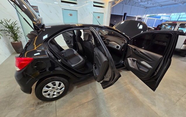 imagem-https://www.socarrao.com.br/sc-vehicle-images-prod/4463544/1793142276850-MjAyNjEwMjdfMTgwMTM5LmpwZw.jpg
