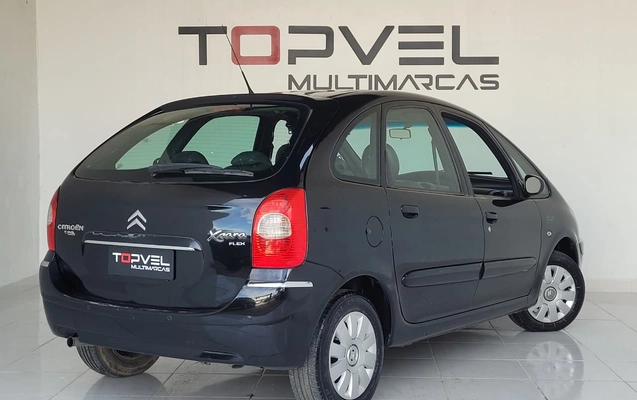 imagem-https://www.socarrao.com.br/sc-vehicle-images-prod/4463773/1793144579365-003_8f9c3f304a48d359cdca75e6d45cc0af.jpg