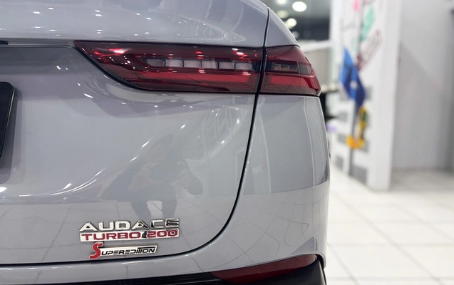 imagem-https://www.socarrao.com.br/sc-vehicle-images-prod/4464745/1793154744192-MDA4LmpwZw.jpg