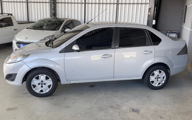 imagem-https://www.socarrao.com.br/sc-vehicle-images-prod/4468969/1793194741514-SU1HXzMxMDAuanBn.jpg