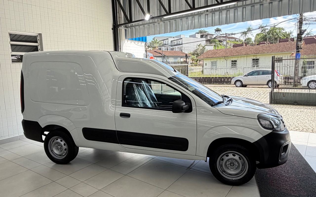 imagem-https://www.socarrao.com.br/sc-vehicle-images-prod/4469045/1793195314342-SU1HXzc2NzMuanBlZw.jpeg
