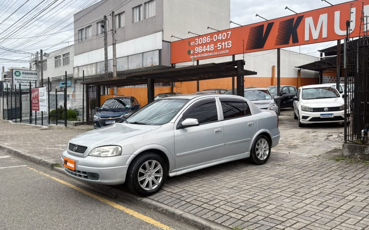 Chevrolet Astra 2000 Prata — foto 1 de 3