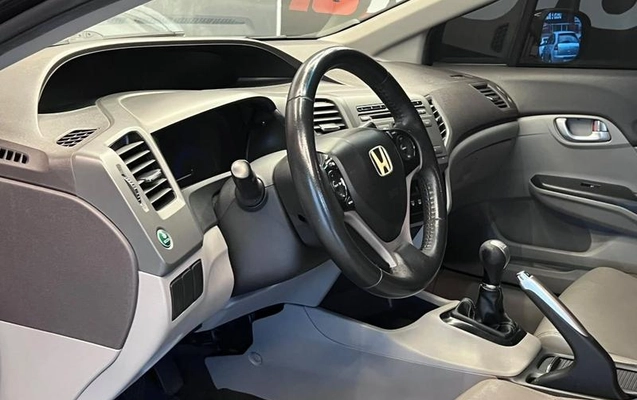 imagem-https://www.socarrao.com.br/sc-vehicle-images-prod/4469153/1793223298500-8613755_7_B_e17e759a36.jpeg