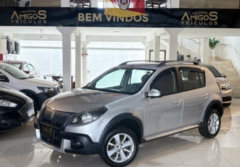 Renault Sandero 2013 Prata — foto 1 de 3
