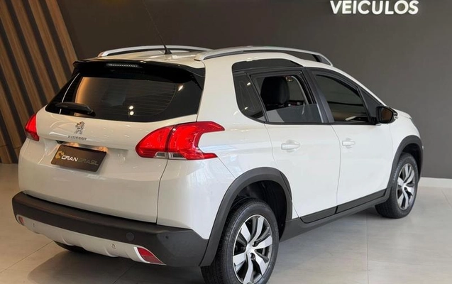 imagem-https://www.socarrao.com.br/sc-vehicle-images-prod/4469560/1793200342636-8614024_15_B_339b93110c.jpeg