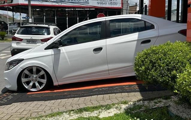 imagem-https://www.socarrao.com.br/sc-vehicle-images-prod/4469707/1793200402827-8609156_15_B_c50e8f3fd4.jpeg