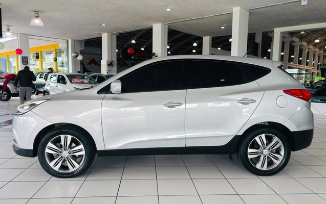 imagem-https://www.socarrao.com.br/sc-vehicle-images-prod/4469734/1793200579544-11_121542.jpg