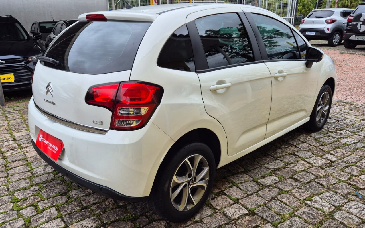 imagem-https://www.socarrao.com.br/sc-vehicle-images-prod/4469936/1793202202567-V2hhdHNBcHAgSW1hZ2UgMjAyNi0xMC0yNyBhdCAxMC4wOC4xOSAoMykuanBlZw.jpeg