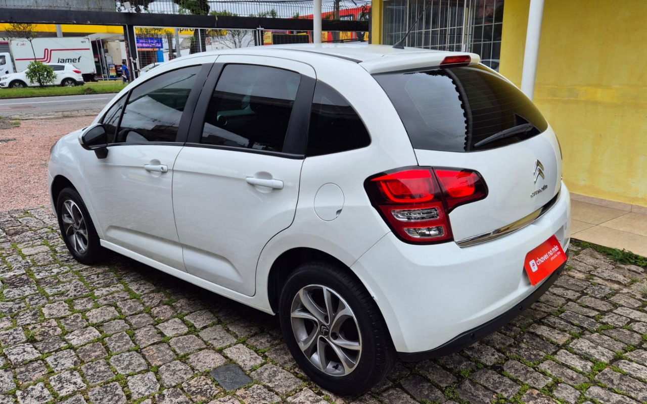 imagem-https://www.socarrao.com.br/sc-vehicle-images-prod/4469936/1793202202707-V2hhdHNBcHAgSW1hZ2UgMjAyNi0xMC0yNyBhdCAxMC4wOC4xOSAoMSkuanBlZw.jpeg