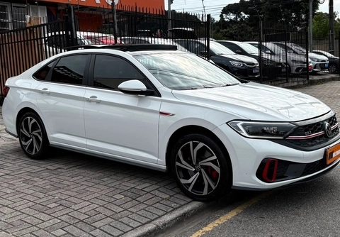 Volkswagen Jetta 2024 Branco — foto 1 de 3