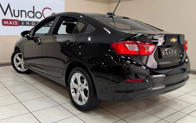 imagem-https://www.socarrao.com.br/sc-vehicle-images-prod/4470228/1793204329969-5b9e10b131394e33b73f06735c2ddfdc_1789414089205.jpg