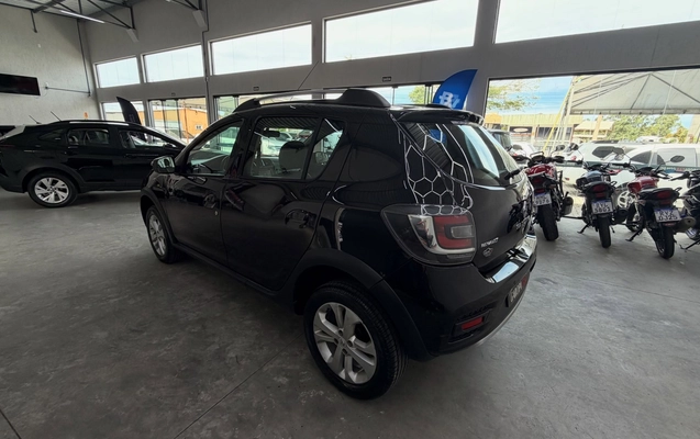 imagem-https://www.socarrao.com.br/sc-vehicle-images-prod/4470591/1793207122263-099cabdb5da54c418a2afa76113f169c_1793207073995.jpg