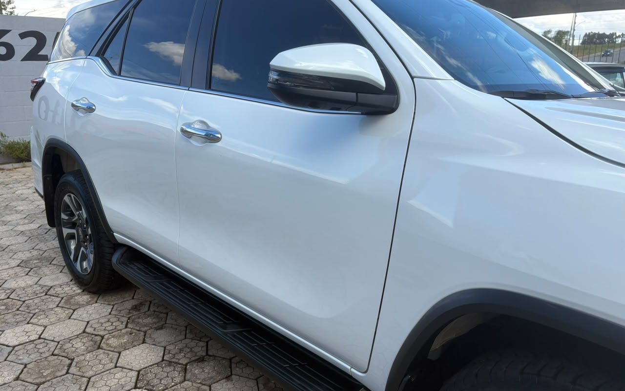 imagem-https://www.socarrao.com.br/sc-vehicle-images-prod/4470756/1793208372101-NjZhMDU4YjMtYWNkNS00N2M4LWE1MGYtYTk5MTc1MTVjMDczLmpwZWc.jpeg