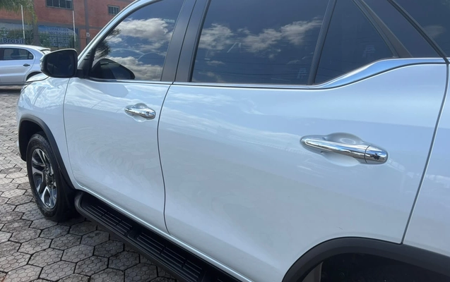 imagem-https://www.socarrao.com.br/sc-vehicle-images-prod/4470756/1793208372227-NTViNzA4NGQtMDNkZC00MzQwLTljOTQtZDhkOWIwNTU3M2E1LmpwZWc.jpeg