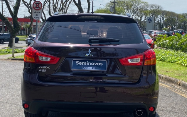 imagem-https://www.socarrao.com.br/sc-vehicle-images-prod/4470794/1793208605572-integration-api-avd63exPMRSyG0Vw8bJP5pQhllhXKe0o.jpg