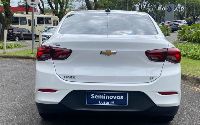 imagem-https://www.socarrao.com.br/sc-vehicle-images-prod/4470890/1793209040699-6ae22c487d1ce175647304.jpeg