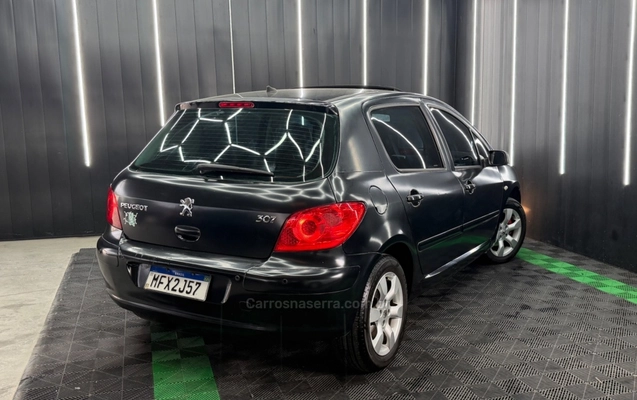 imagem-https://www.socarrao.com.br/sc-vehicle-images-prod/4471067/1793209958777-28065aa83a5ce21738a2c730c1691a3d_big.jpeg