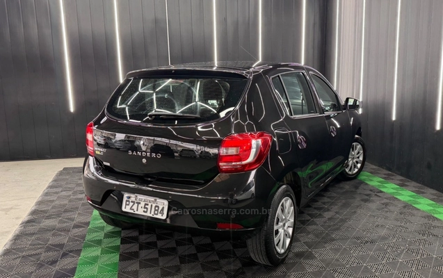 imagem-https://www.socarrao.com.br/sc-vehicle-images-prod/4471069/1793209963388-bf6ab67fefd8823c3f041b79d6249512_big.jpeg