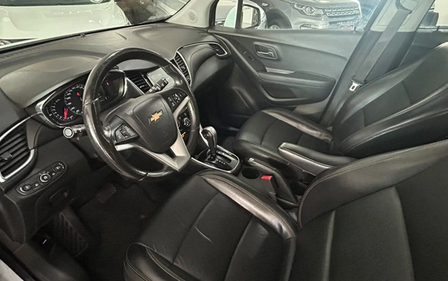 imagem-https://www.socarrao.com.br/sc-vehicle-images-prod/4471624/1793214561777-771c8d18d8f149508ca3a4450e62f1de_1793214112185.jpg
