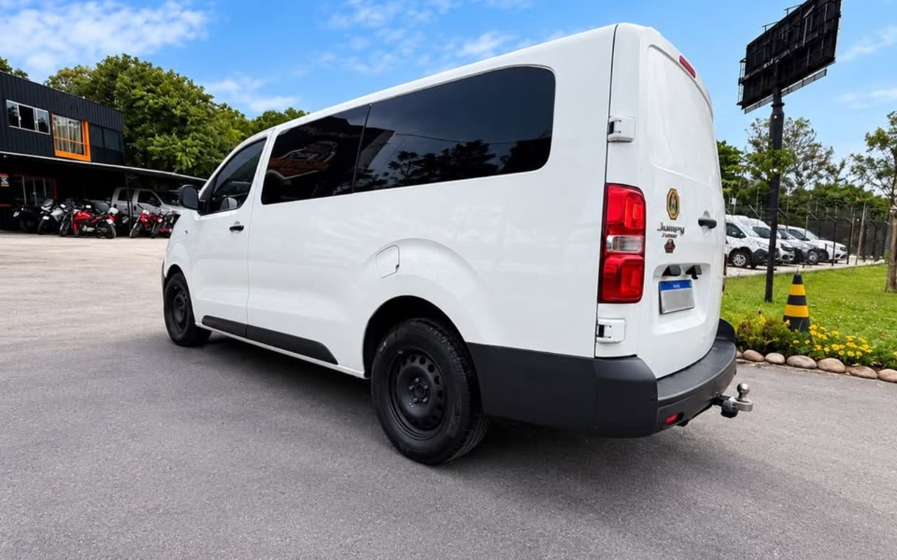 imagem-https://www.socarrao.com.br/sc-vehicle-images-prod/4471663/1793214336184-ODQxNjYzNzg4XzExMTM5NDA2MTEzMzYxNTNfNTg0MTg5OTQ3MTMzMzI3NDk3NV9uLmpwZw.jpg