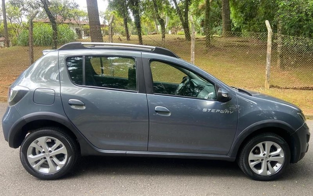 imagem-https://www.socarrao.com.br/sc-vehicle-images-prod/4471830/1793215718087-8615762_5_B_c966cc1668.jpeg