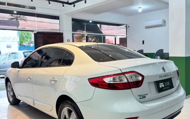 imagem-https://www.socarrao.com.br/sc-vehicle-images-prod/4471904/1793215957316-c2873cfefb464d85b41def7762a627a9_1793215883079.jpg