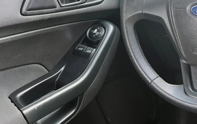 imagem-https://www.socarrao.com.br/sc-vehicle-images-prod/4472081/1793217142242-V2hhdHNBcHAgSW1hZ2UgMjAyNi0xMC0yOCBhdCAxNi4wOS4zOCAoMSkuanBlZw.jpeg