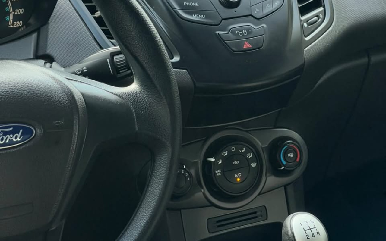 imagem-https://www.socarrao.com.br/sc-vehicle-images-prod/4472081/1793217142500-V2hhdHNBcHAgSW1hZ2UgMjAyNi0xMC0yOCBhdCAxNi4wOS4zOSAoMSkuanBlZw.jpeg