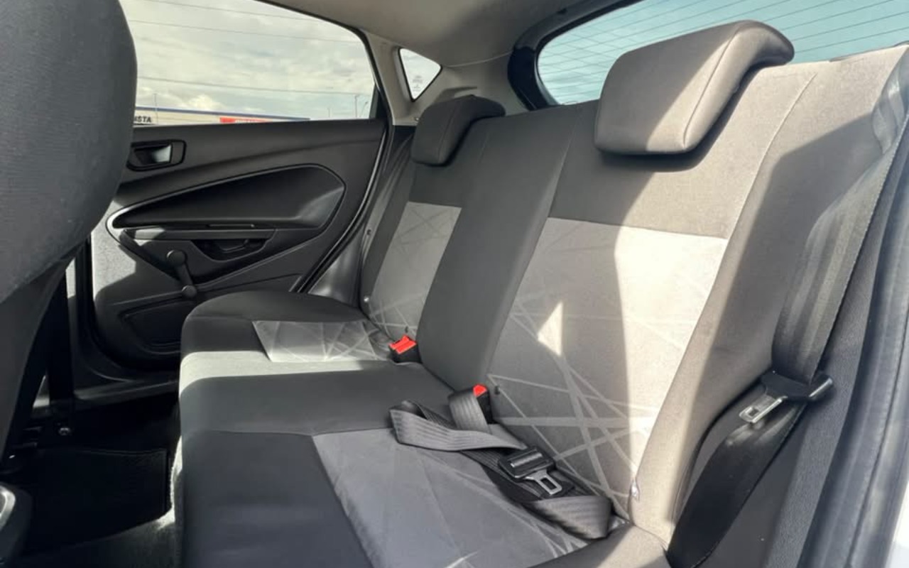imagem-https://www.socarrao.com.br/sc-vehicle-images-prod/4472081/1793217142671-V2hhdHNBcHAgSW1hZ2UgMjAyNi0xMC0yOCBhdCAxNi4wOS40MSAoMSkuanBlZw.jpeg