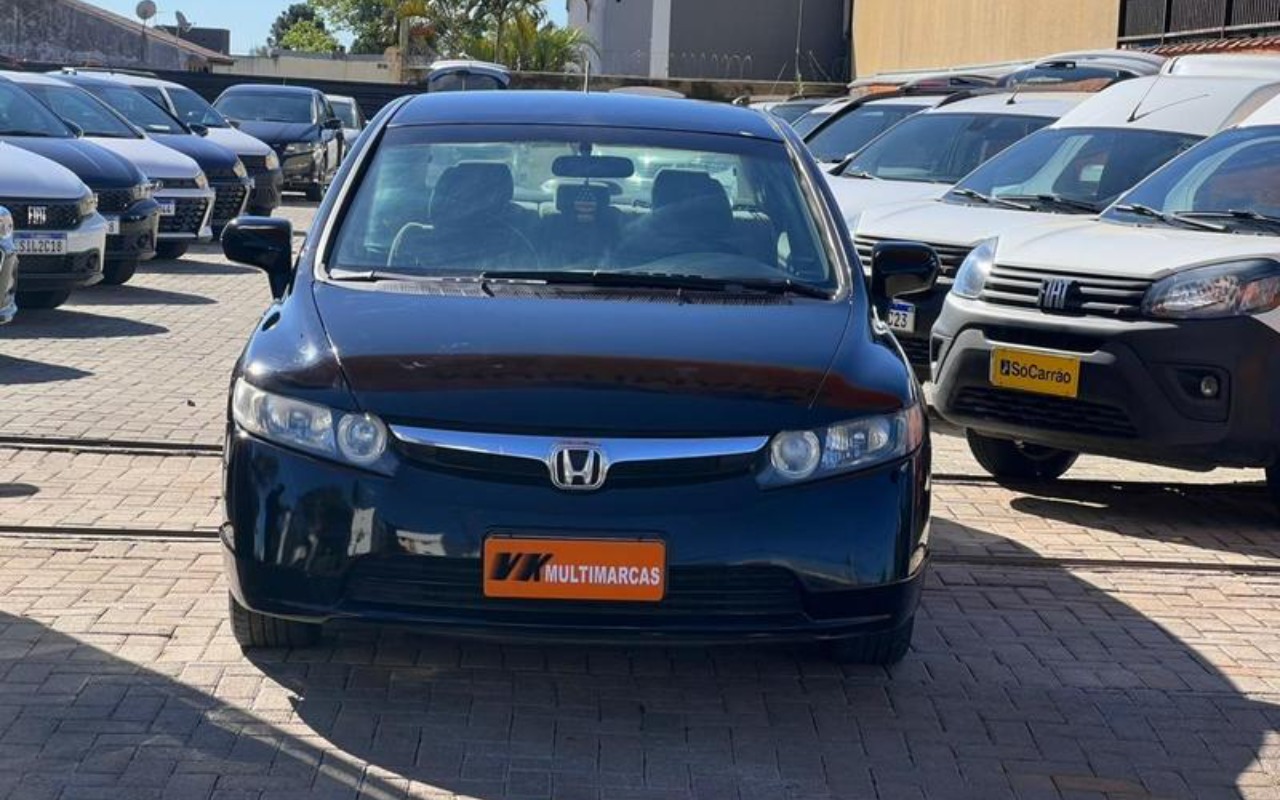 imagem-https://www.socarrao.com.br/sc-vehicle-images-prod/4472142/1793217645645-RkNfMzkzOV84MjE5MjMzXzE2X1ZfZDNhM2M3MmI2NS5qcGVn.jpeg