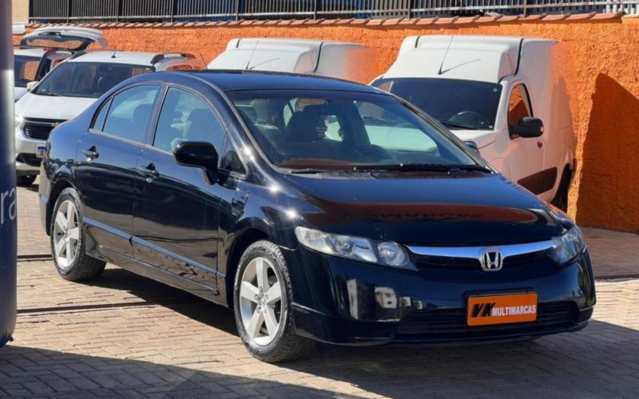 imagem-https://www.socarrao.com.br/sc-vehicle-images-prod/4472142/1793217645729-RkNfMzkzOV84MjE5MjMzXzE4X1ZfY2FiYTNhZmQyMy5qcGVn.jpeg