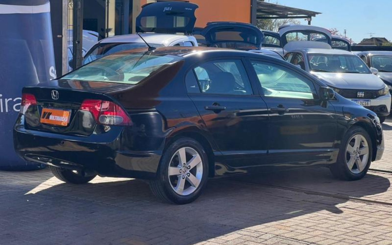 imagem-https://www.socarrao.com.br/sc-vehicle-images-prod/4472142/1793217645828-RkNfMzkzOV84MjE5MjMzXzEzX1ZfZDU5NDM2MWFkNi5qcGVn.jpeg