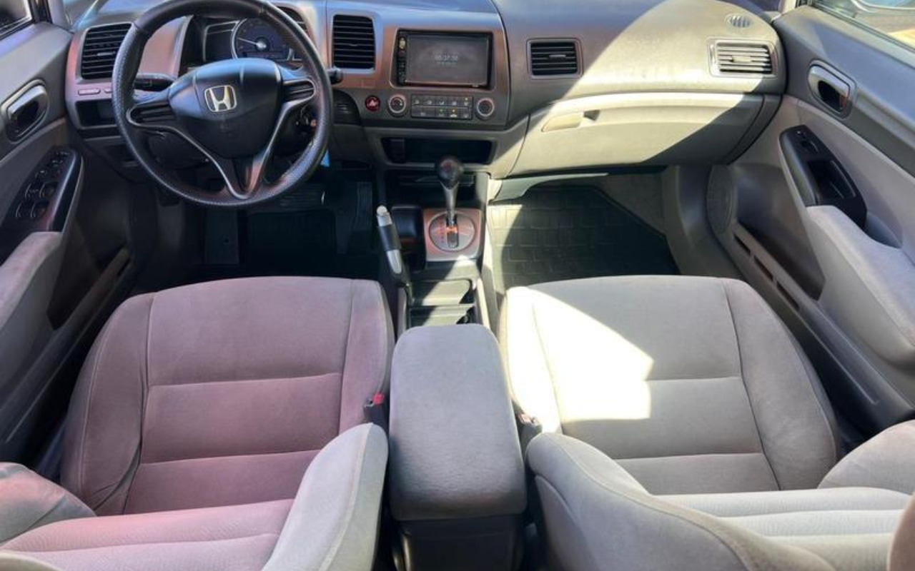 imagem-https://www.socarrao.com.br/sc-vehicle-images-prod/4472142/1793217646079-RkNfMzkzOV84MjE5MjMzXzEwX1ZfZDBlOTYyOTBjZi5qcGVn.jpeg