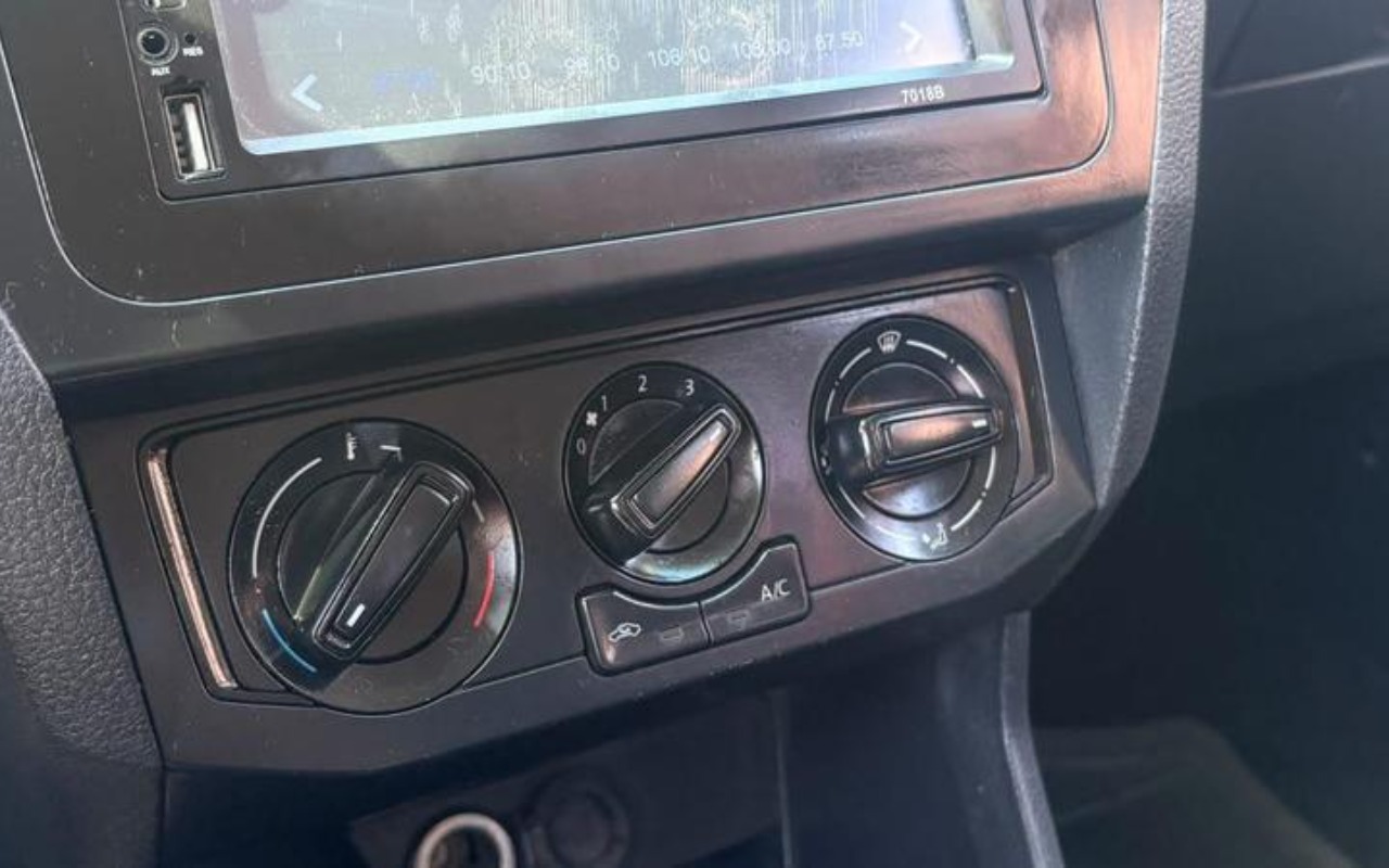 imagem-https://www.socarrao.com.br/sc-vehicle-images-prod/4472528/1793220033564-RkNfMzkzOV84NDU1MzY5XzhfVl9hNmU0NDA1MDMwLmpwZWc.jpeg