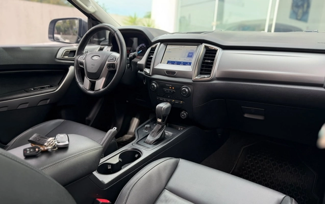 imagem-https://www.socarrao.com.br/sc-vehicle-images-prod/4472541/1793220126866-003_99357d67c2bed897aa0c8f34951bc817.jpg